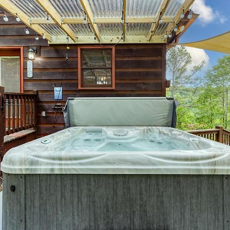 Trout N' About Your Blue Ridge Mountains Retreat, Hot Tub + Game Room! Ellijay Eksteriør billede