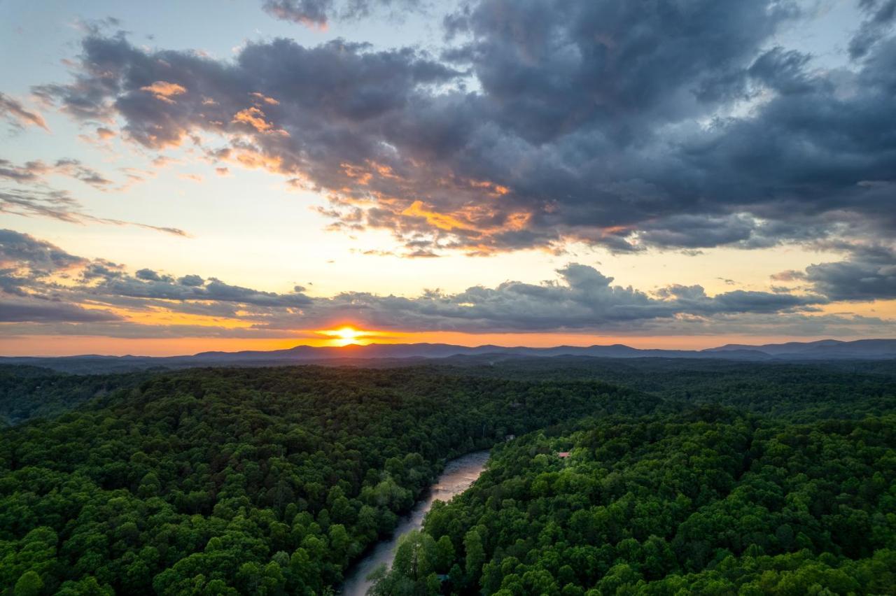 Trout N' About Your Blue Ridge Mountains Retreat, Hot Tub + Game Room! Ellijay Eksteriør billede