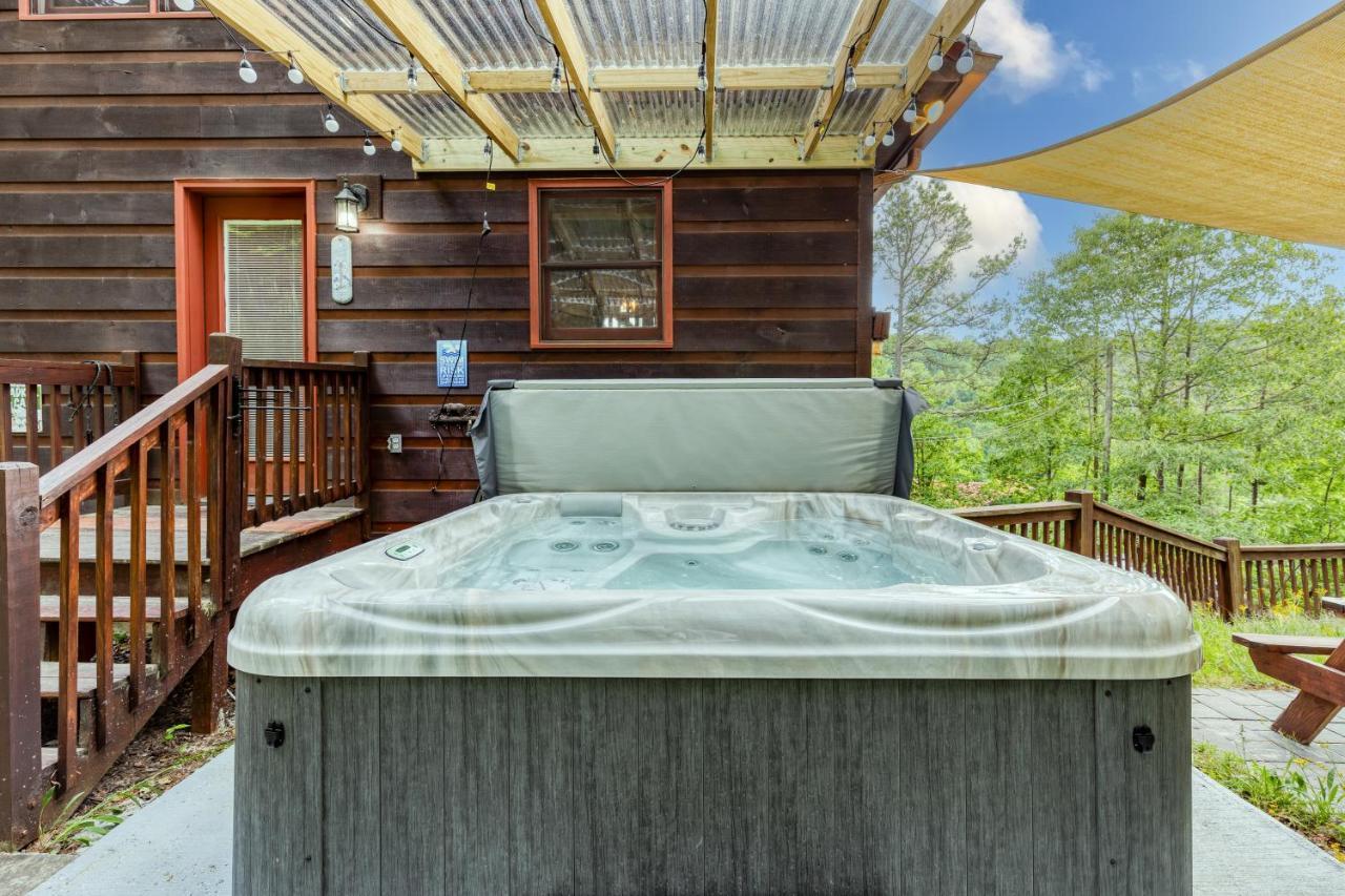 Trout N' About Your Blue Ridge Mountains Retreat, Hot Tub + Game Room! Ellijay Eksteriør billede