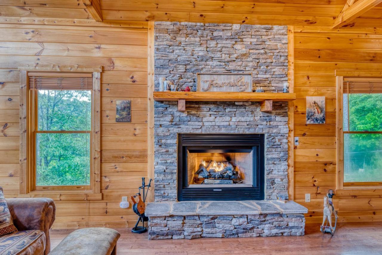 Trout N' About Your Blue Ridge Mountains Retreat, Hot Tub + Game Room! Ellijay Eksteriør billede