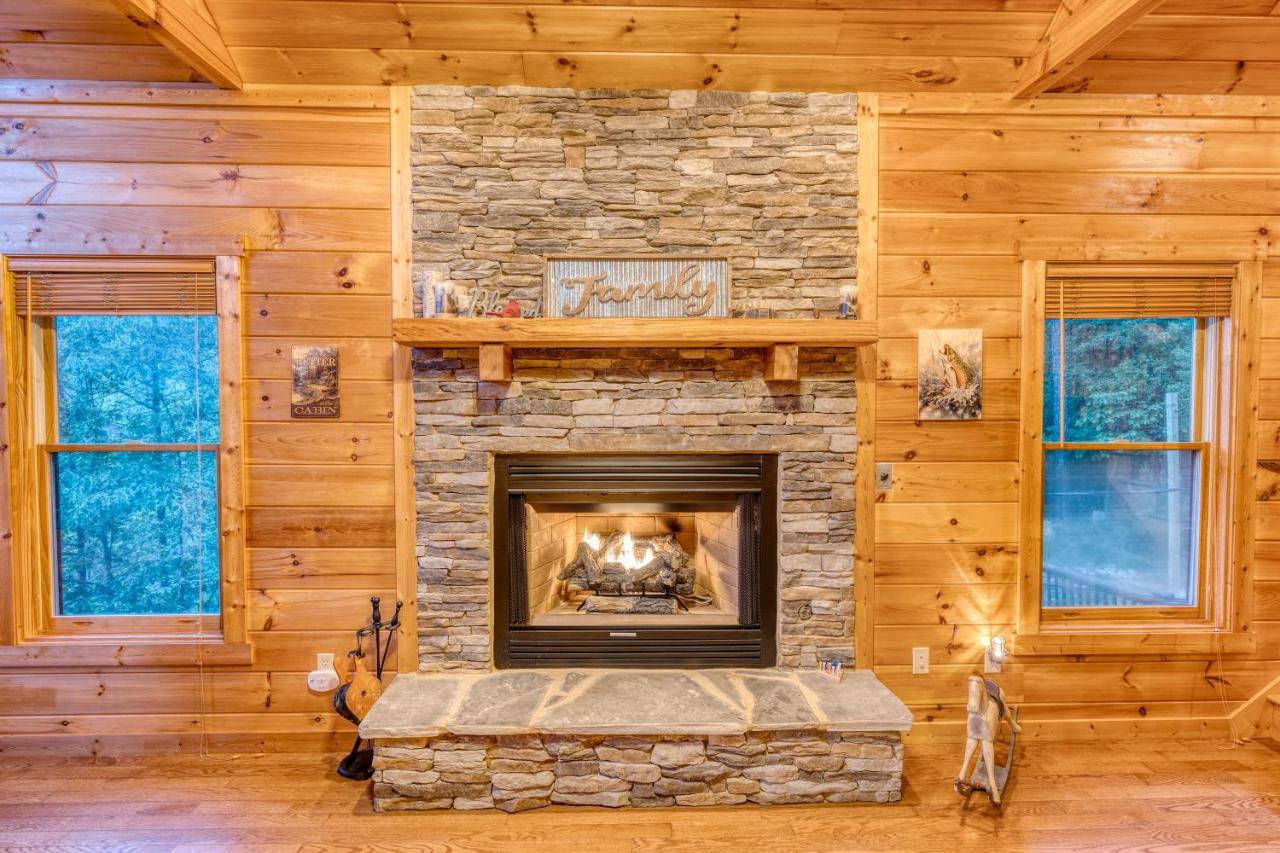 Trout N' About Your Blue Ridge Mountains Retreat, Hot Tub + Game Room! Ellijay Eksteriør billede