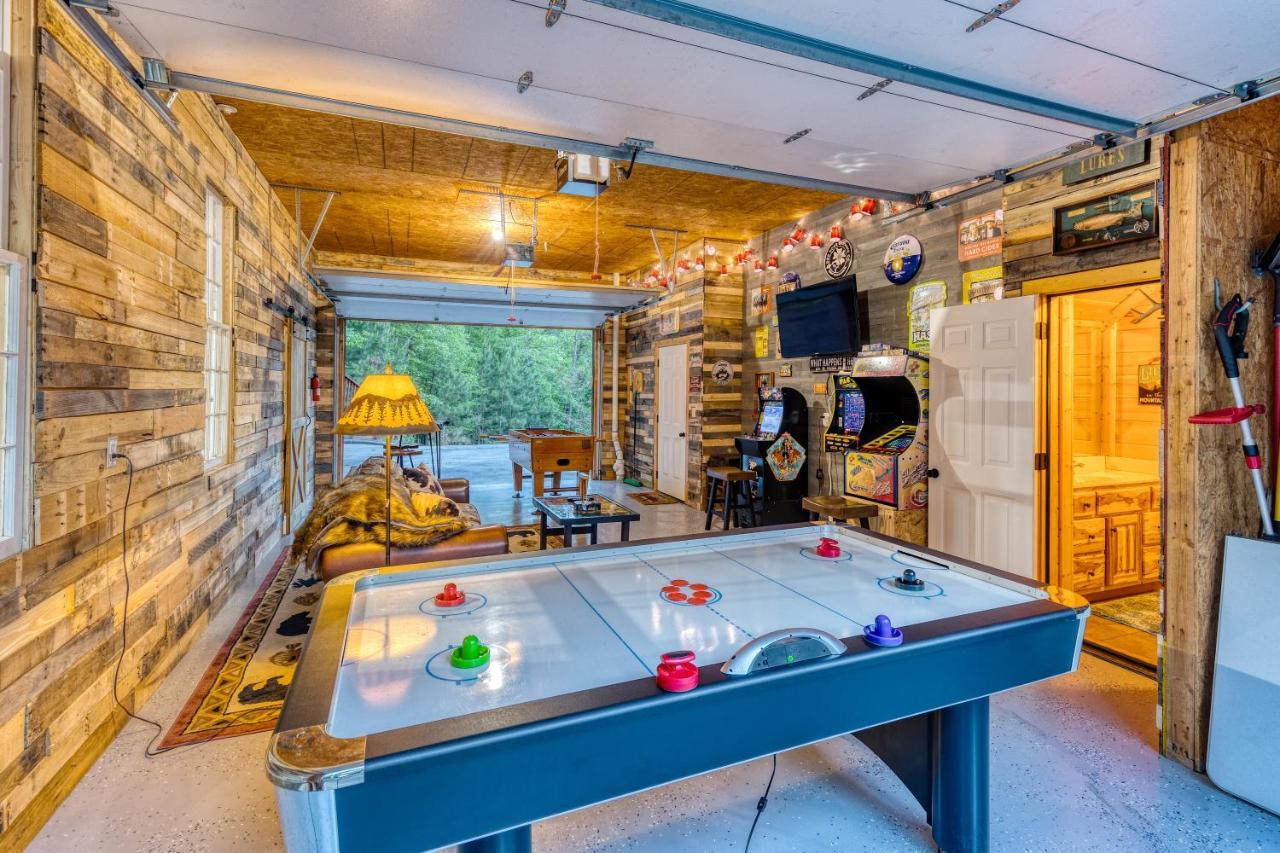 Trout N' About Your Blue Ridge Mountains Retreat, Hot Tub + Game Room! Ellijay Eksteriør billede